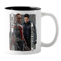 Taza de café bicolor Falcon y el Soldado del Invierno con insignia de personaje